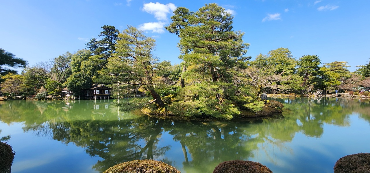 Kanazawa's historic castle and gardens, one of the top things to do in Kanazawa